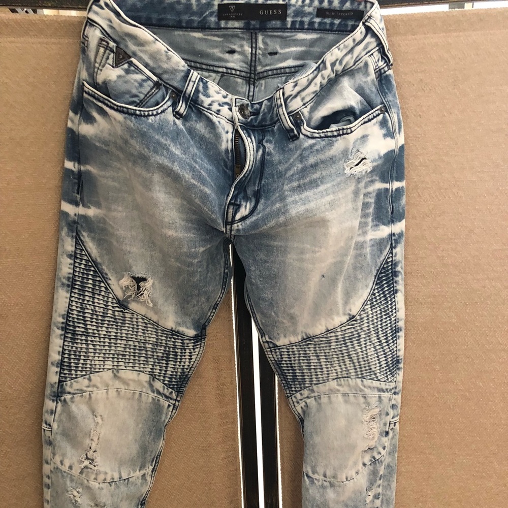 Slim tapered distressed Jeans